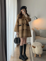 (original small crowdsourced) jacket 2023 new female winter fashion foreign air temperament loose plaid coat