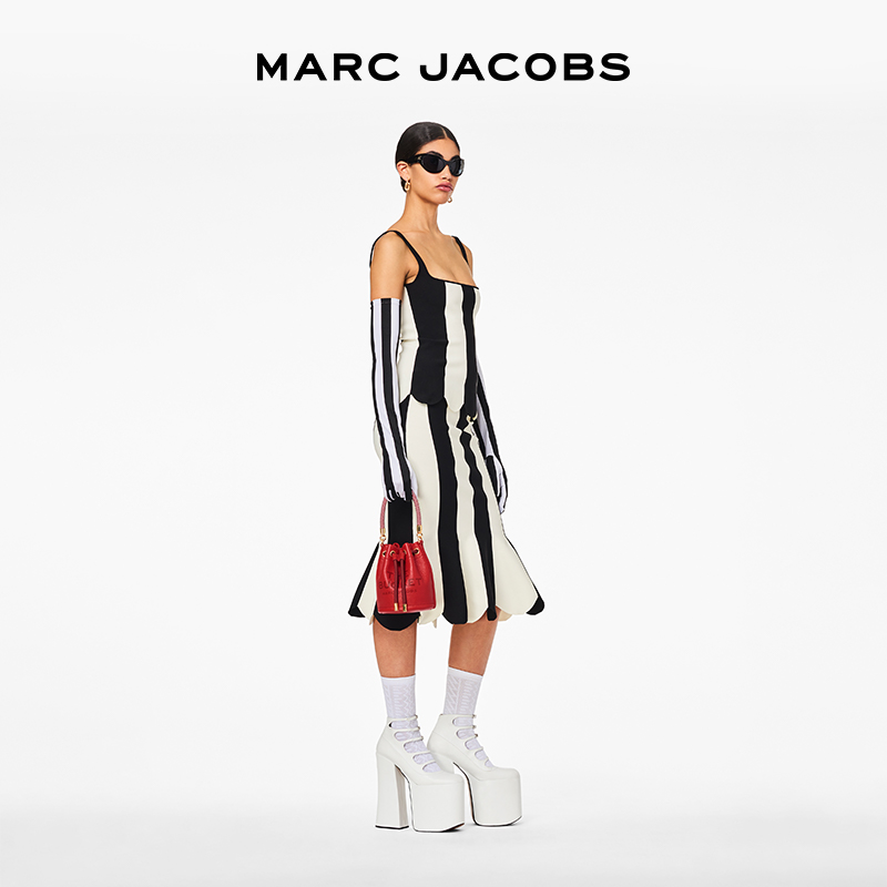 【折扣】MARC JACOBS MJ BUCKET迷你牛皮纯色水桶包-图3