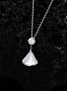 原创 意大利DEER 纯银莫桑钻扇形小裙子项链女白贝母生日礼物