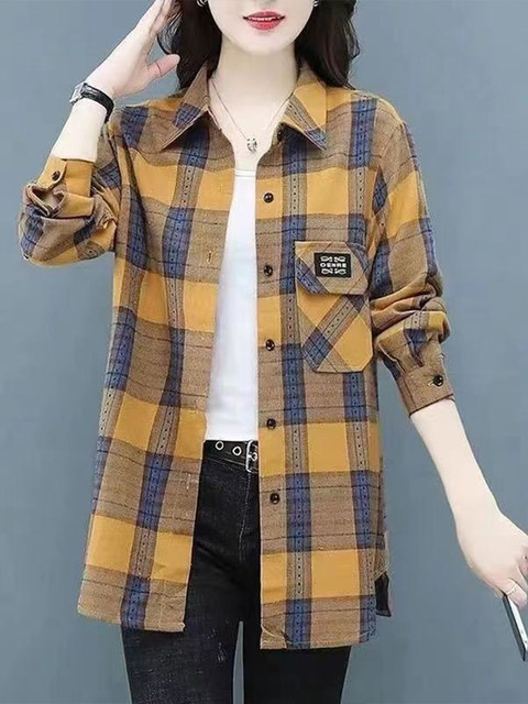 ແບບ plaid ບາດເຈັບແລະ t-shirt ແມ່ jacket jacket
