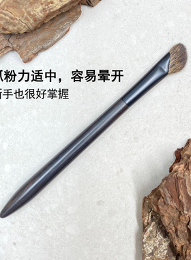松鼠毛镰刀鼻影刷鼻子修容刷