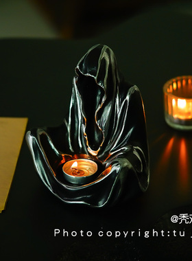 暗夜中的救赎者黑衣人烛台
