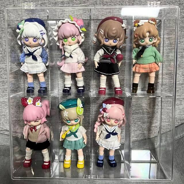 Lingnabel Xingdelu pendant storage box, transparent storage cabinet with door partition, doll figure toy box