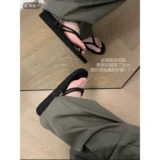 Сланцы на платформе, высокие нескользящие пляжные модные тапочки, пляжный стиль