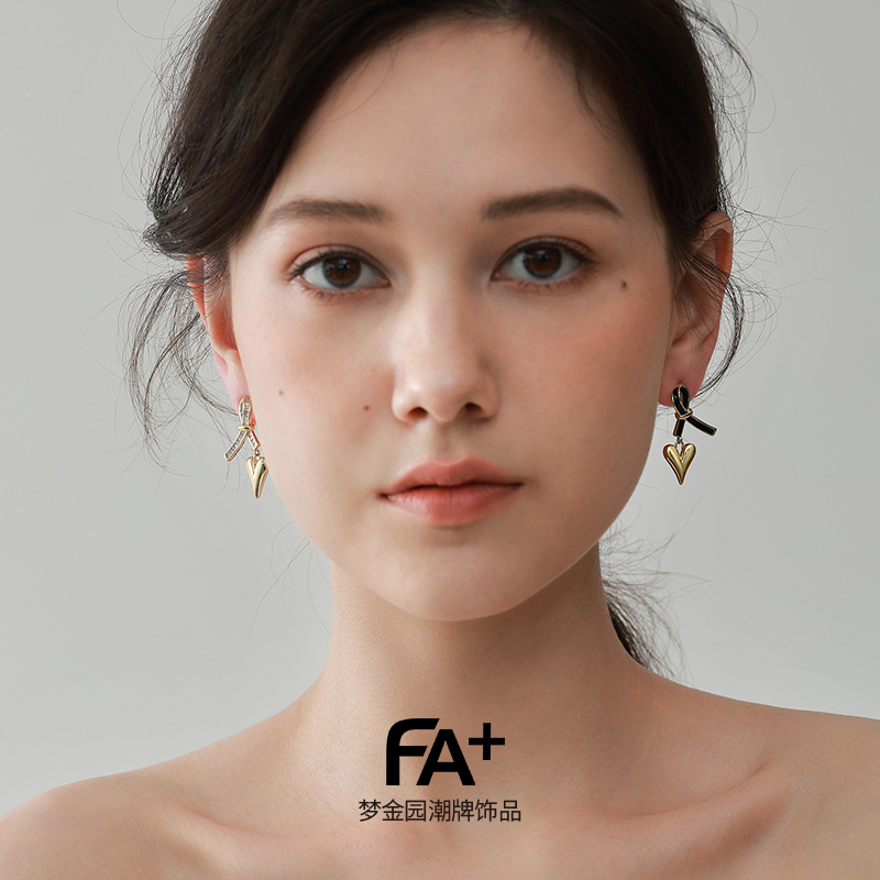 梦金园/FA+ 爱心形耳钉女925银小众设计感时尚轻奢耳环气质耳饰品 - 图1