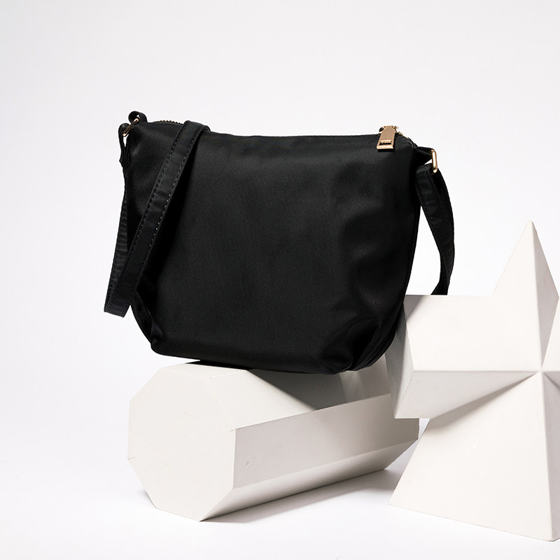 极良休闲潮牌贝壳包防水牛津布包 极良女士包袋