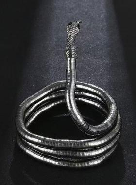 欧美甄选缠绕蛇形个性朋克随意造型项链项圈女多戴手镯头饰高级感