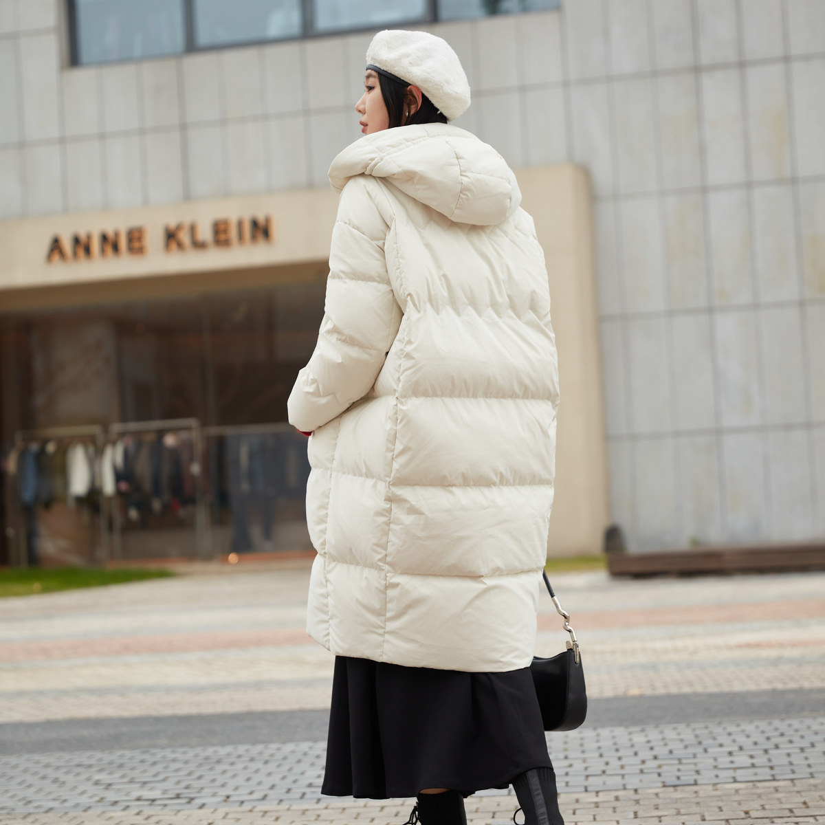 西町村屋长款羽绒服女冬季新款加厚白鸭绒保暖90绒外套HD8205204