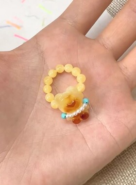 焦糖小熊串珠戒指可爱精致少女心小众设计高级感弹力闺蜜戒指礼物