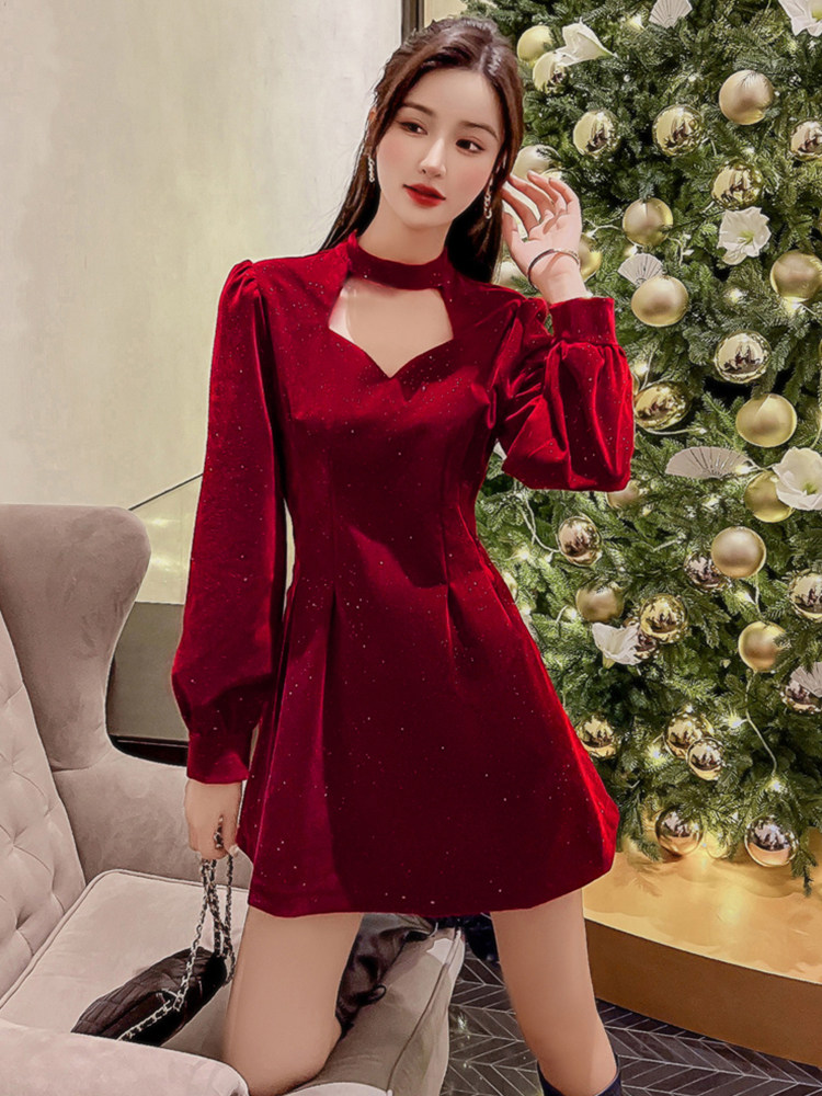 2022春季赴约千金年会红色连衣裙 showywien连衣裙