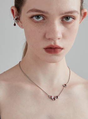 黑刺猬 原创红色宝石蝴蝶结项链女小众百搭颈链甜酷高级感锁骨链