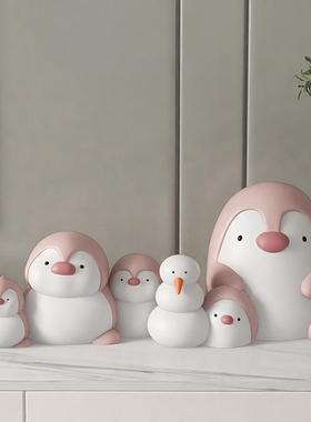 奶油风企鹅公仔动物摆件客厅酒柜装饰品电视柜桌面生日乔迁礼物