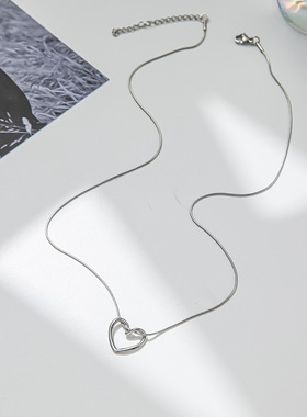 韩版链条镂空爱心钛钢项链 ins百搭小众设计感颈链吊坠饰品
