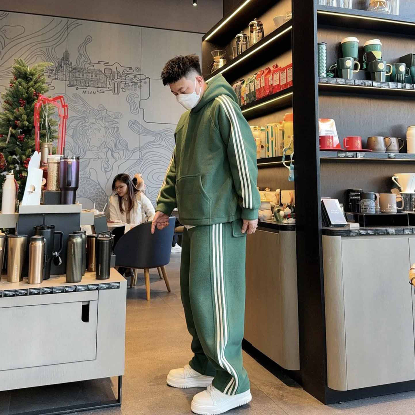 2025冬季新款摇粒绒休闲运动套装男宽松百搭连帽卫衣阔腿裤两件套,淘宝优惠券,粉丝福利购,淘宝优惠卷