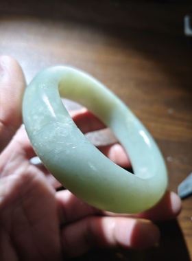 和田玉手镯且末料手镯圈口60重116克