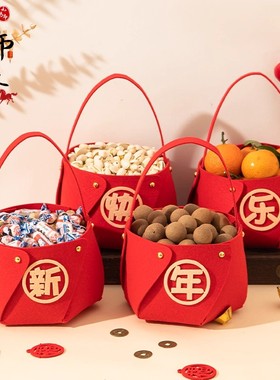 马年装饰果篮春节氛围场景布置