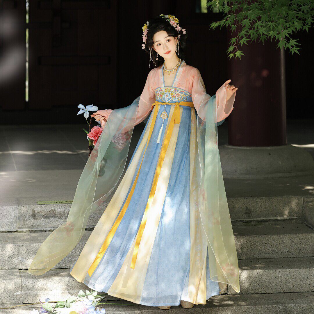 Yunxiu Tang-made chest-length improved dress
