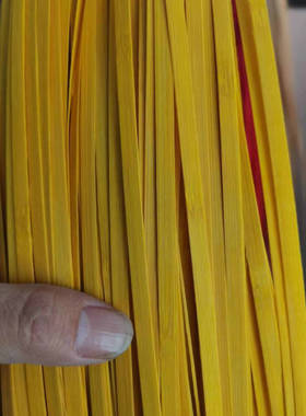 厂家供应手工打磨光滑竹条批发竹篾片DIY竹编材料彩色竹片制品