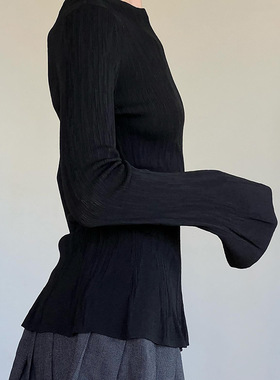 Texture flared sleeve T-shirt肌理感黑色喇叭袖T恤女修身上衣秋