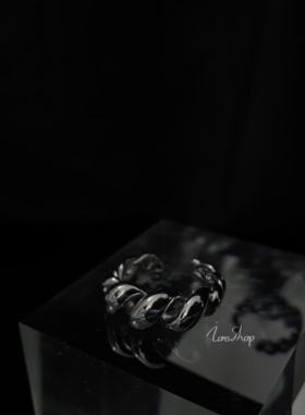 ionsshop麻花纹理镂空轻奢戒指