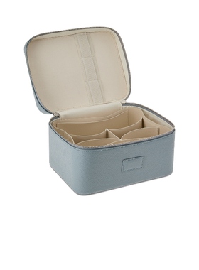 ETOILE COLLECTIVE VANITY CASE 化妆包 Baby BlueREVOLVE小众新