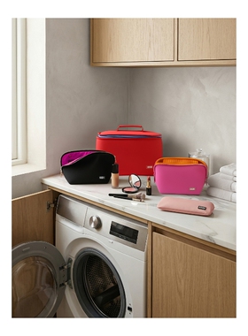 Kusshi Neoprene Makeup Bag  revolve小众新款