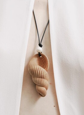 BLOTT 手工崖柏木雕刻自带香气木质海螺淡水珍珠项链蜡绳项链