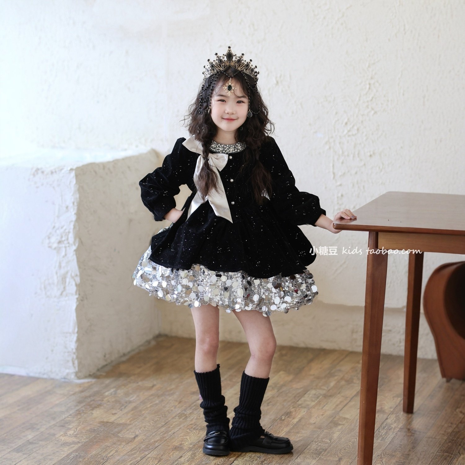 女童加绒黑色闪闪丝绒亮片连衣裙2025冬季新款女孩表演新年公主裙,淘宝优惠券,粉丝福利购,淘宝优惠卷