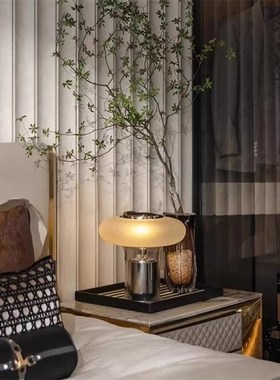 轻奢样板房间边几床头q柜摆件高级感台灯托盘花瓶桌面组合软装饰