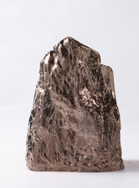 新中式风样板房白色抽象假山石头