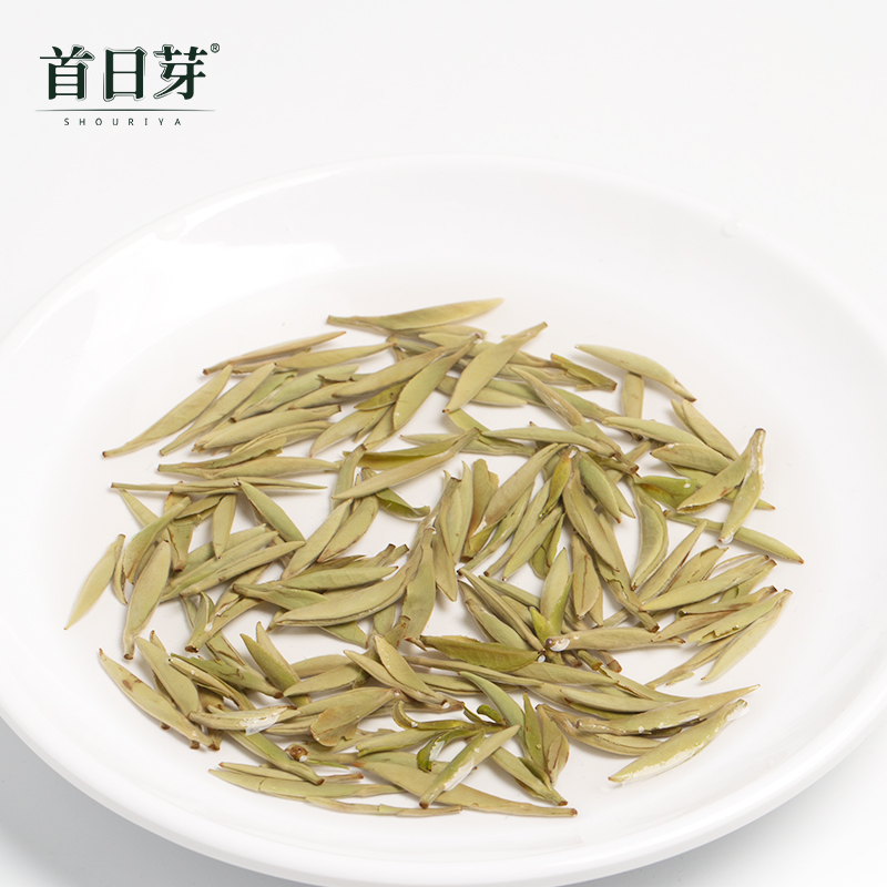 首日芽®金饼137 福鼎白茶茶饼特级白毫银针2024年新茶茶叶137g - 图2