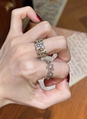 清冷感银色仿钻镂空花朵戒指小众