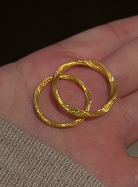 复古金色拉丝莫比乌斯环戒指女轻奢高级感素圈食指戒2025新款爆款