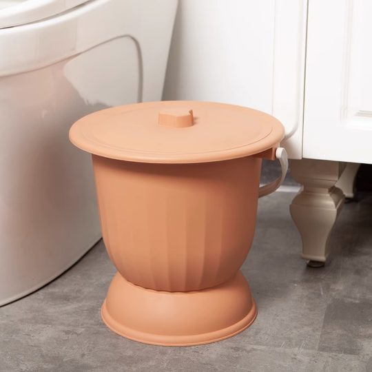 Urine bucket and spittoon with lid, anti-odor for adults, children and pregnant women