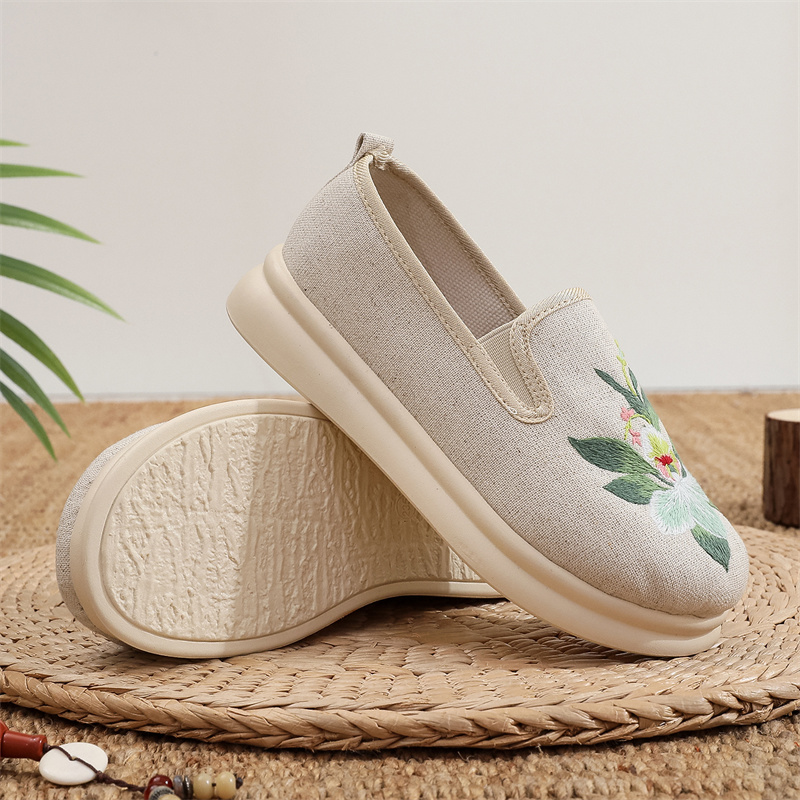 新款棉麻透气老北京布鞋女厚底民族风绣花汉服鞋一脚蹬学生运动鞋 - 图2