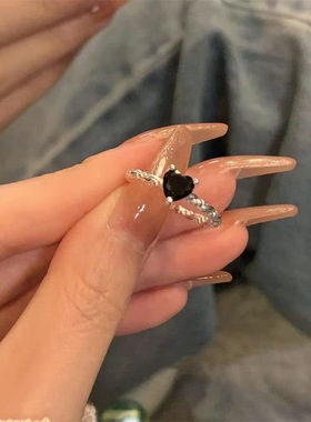 新款清冷感~黑色爱心戒指 女ins 冷淡风小众高级感甜酷风时尚指环