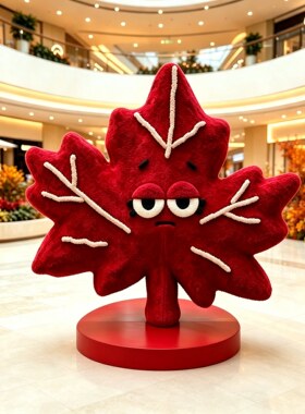 大型枫叶毛绒美陈摆件