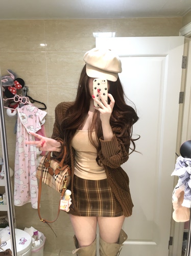 荔桃想睡觉ya【复古伦敦】咖调针织开衫女秋冬慵懒风毛衣外套半裙 - 图0