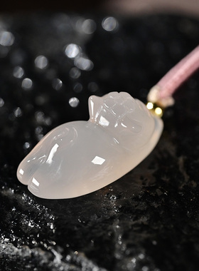 天然冰种玉髓趴趴猫挂件玛瑙宝石可爱发财猫男女吊坠送人生日礼物