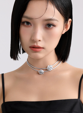 VOYAGE银色玫瑰花皮革choker项链