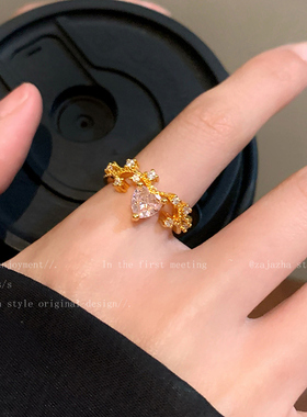 复古金色爱心锆石戒指女款小众设计轻奢高级感食指戒时尚个性指环