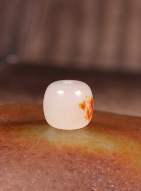 新疆和田玉籽料红皮单珠手链