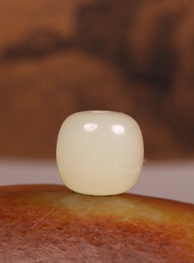 新疆和田玉籽料单珠红皮老型珠