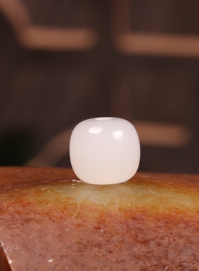 9mm天然和田玉洒金皮籽料单珠