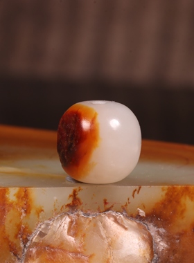 新疆和田玉籽料红皮老型珠手链