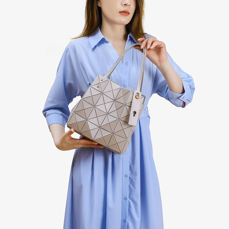 日本バッグ2025新款几何小方盒包幻彩菱格钻石包单肩手拎水桶包女,淘宝优惠券,粉丝福利购,淘宝优惠卷