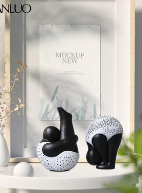 简约现代黑白体操抽象人物摆件样板间现代树脂跳水人物艺术摆件