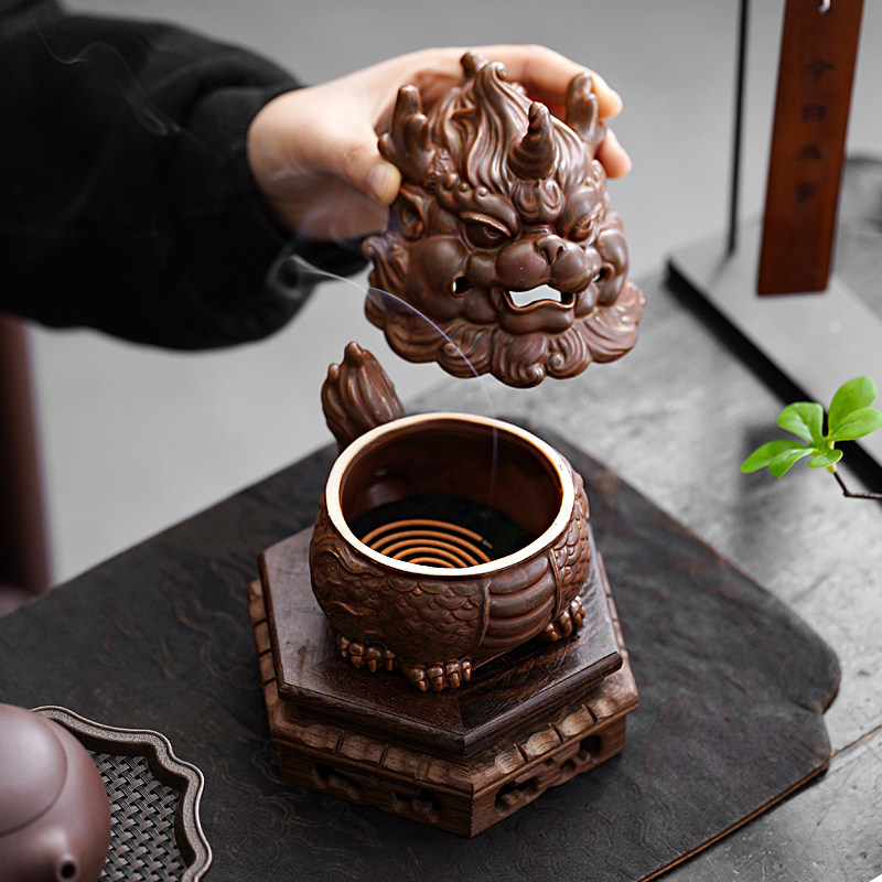 神兽香炉，古銅製，時代物 纯黄铜复古做旧甪端踏蛇神兽香熏炉居家中国风古玩摆件招财工艺品