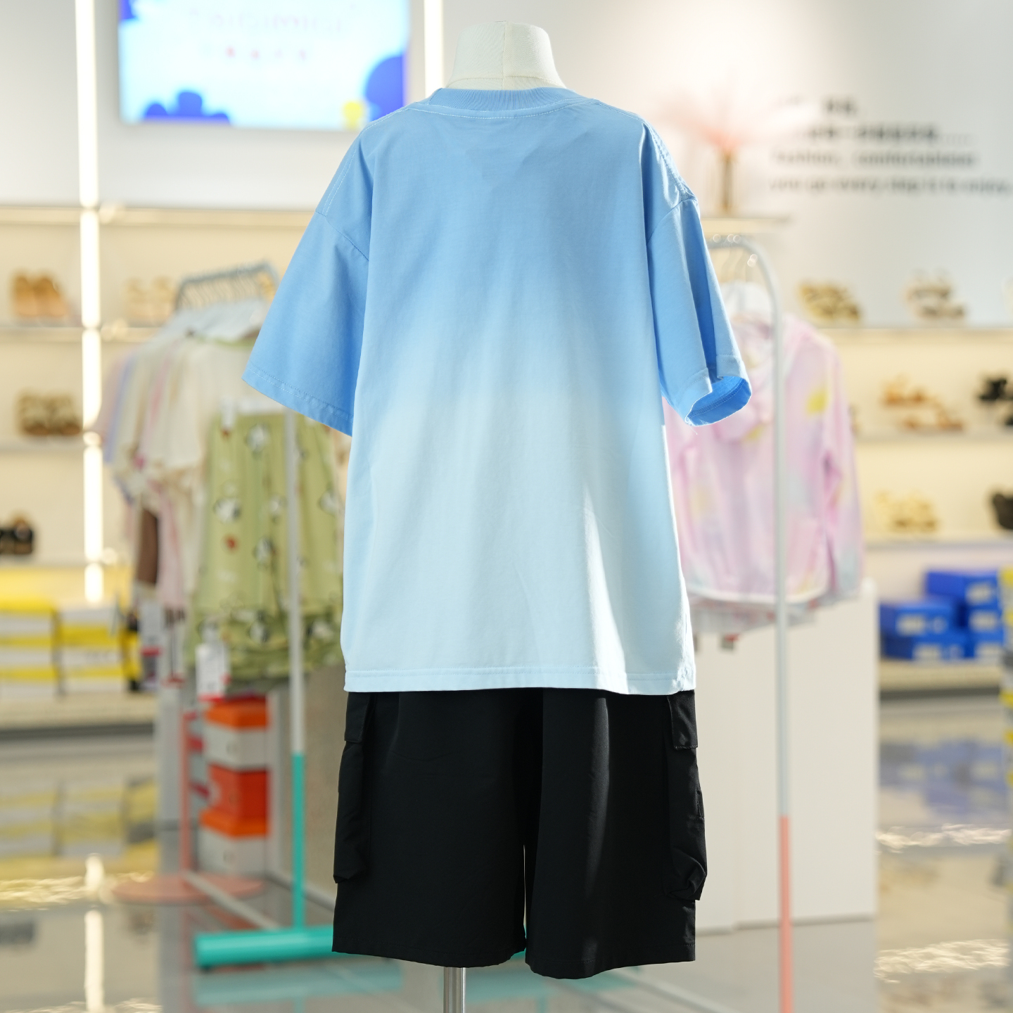 优构良品男童中大童T恤短裤两件套2025新款洋气渐变半袖五分裤潮 - 图2
