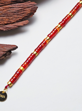 落岸ELOANE红韵系列直切天然红玛瑙925银镀金錾刻隔片新年手链